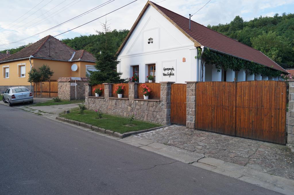 Cseresznyes Vendeghaz Szomolya Luaran gambar